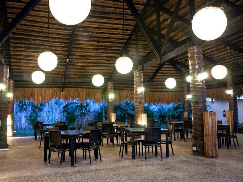 Natures Garden Park Resort And Spa มักตัน ภายนอก รูปภาพ